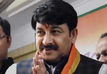 मनोज तिवारी से लेकर निरहुआ तक, जानिए उन भोजपुरी एक्टर्स के बारे में जो कमाई के मामले में देते हैं बॉलीवुड एक्टर को टक्कर मनोज तिवारी