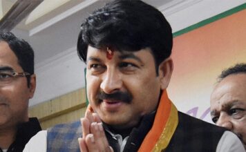 मनोज तिवारी से लेकर निरहुआ तक, जानिए उन भोजपुरी एक्टर्स के बारे में जो कमाई के मामले में देते हैं बॉलीवुड एक्टर को टक्कर मनोज तिवारी